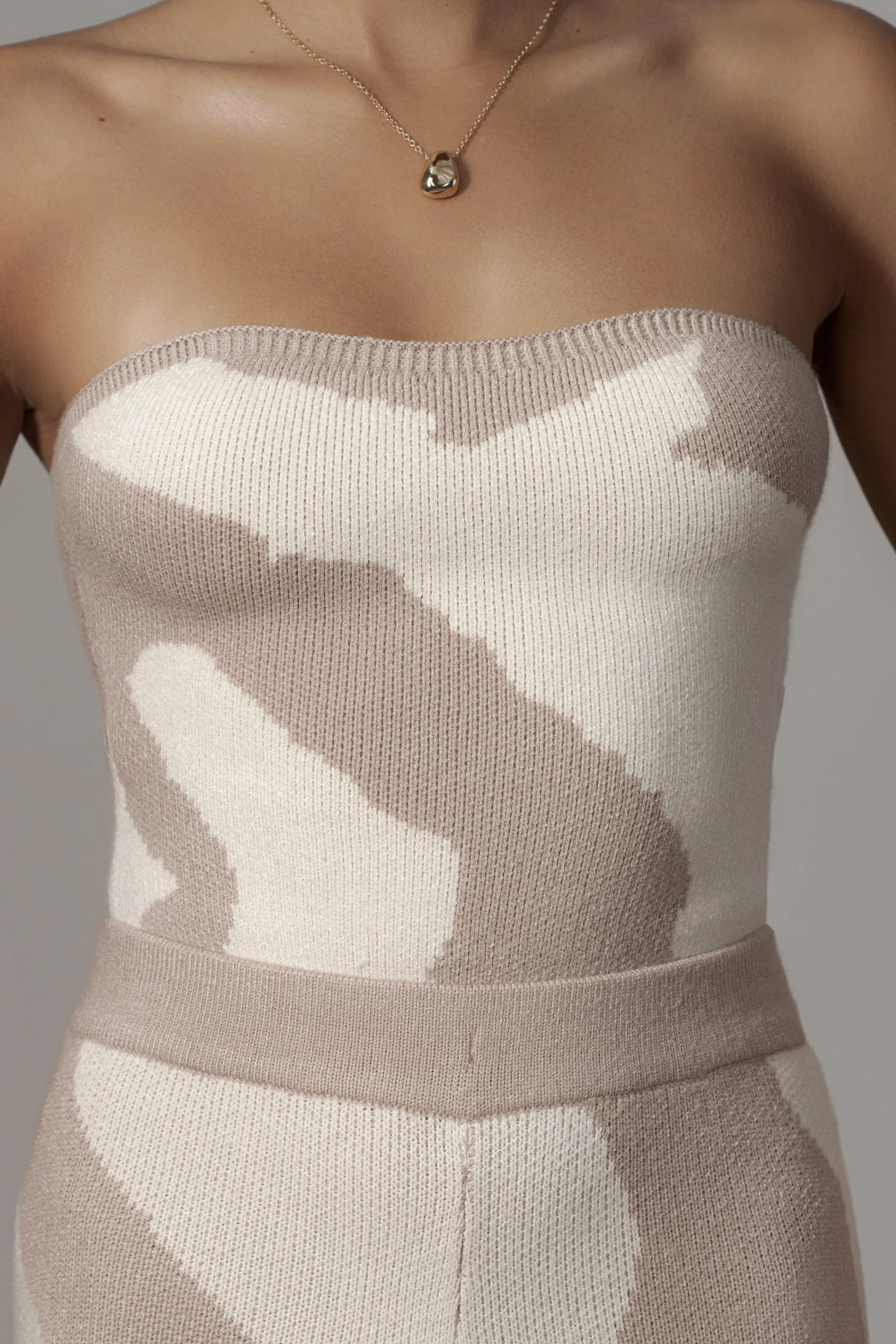 beige_abstract_tropic_oas_14.webp JLUXLABEL Beige Abstract Tropic Oasis Top
