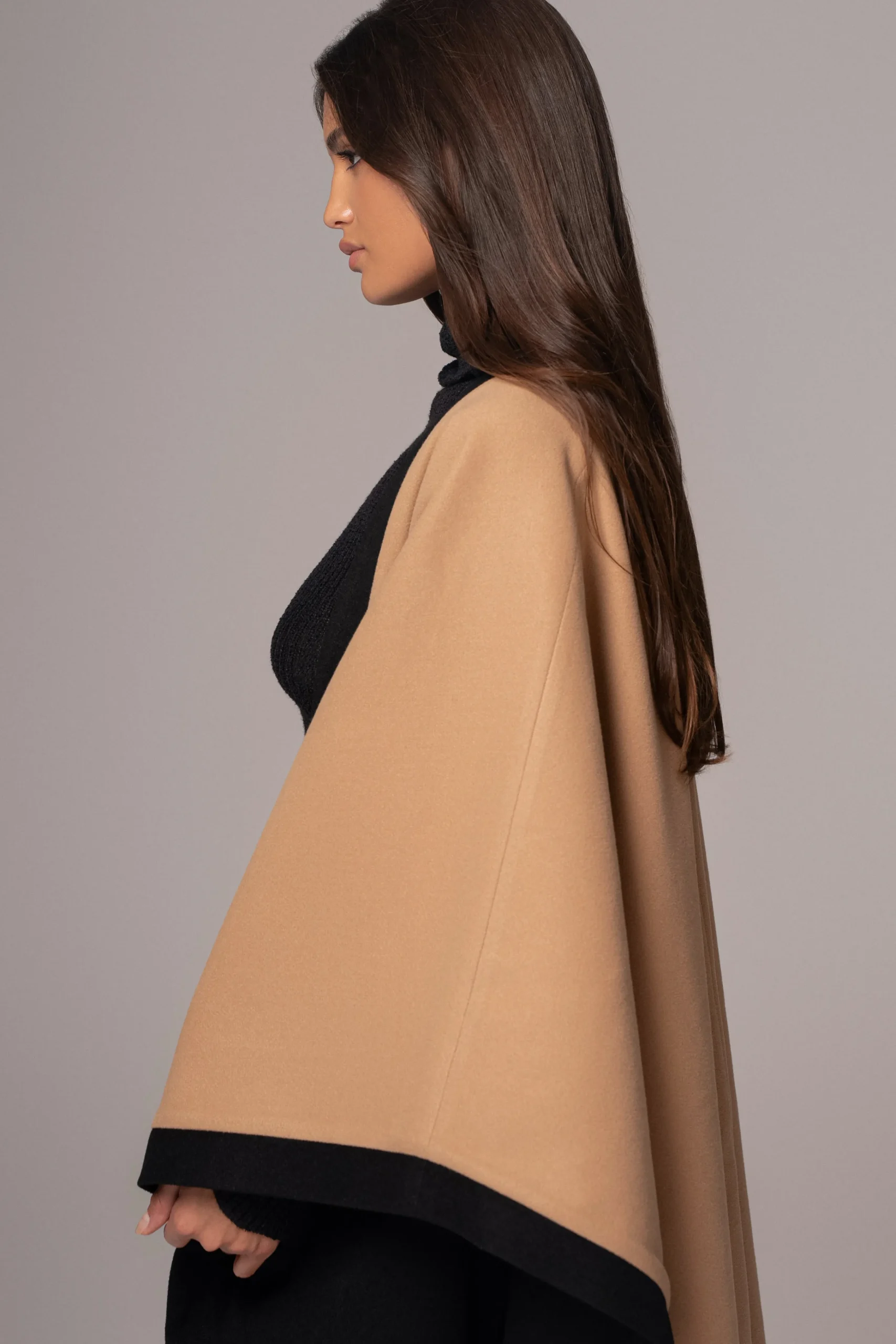 beige_park_city_reversibl_23.webp JLUXLABEL Beige Park City Reversible Shawl