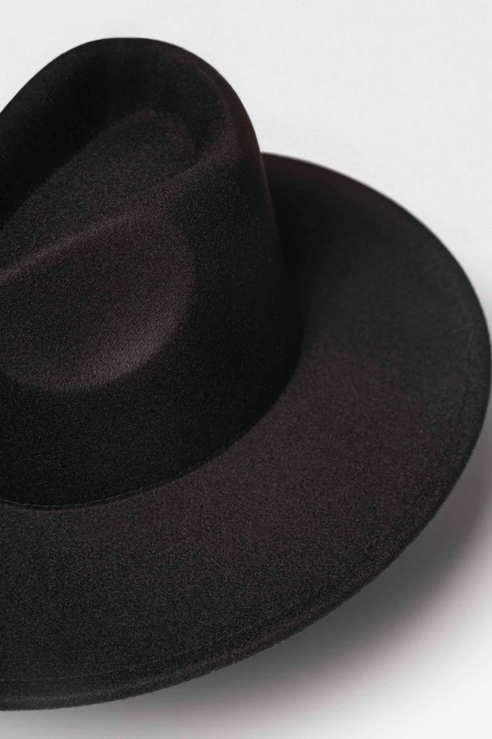 black_margot_felt_hat_1.webp JLUXLABEL Black Margot Felt Hat
