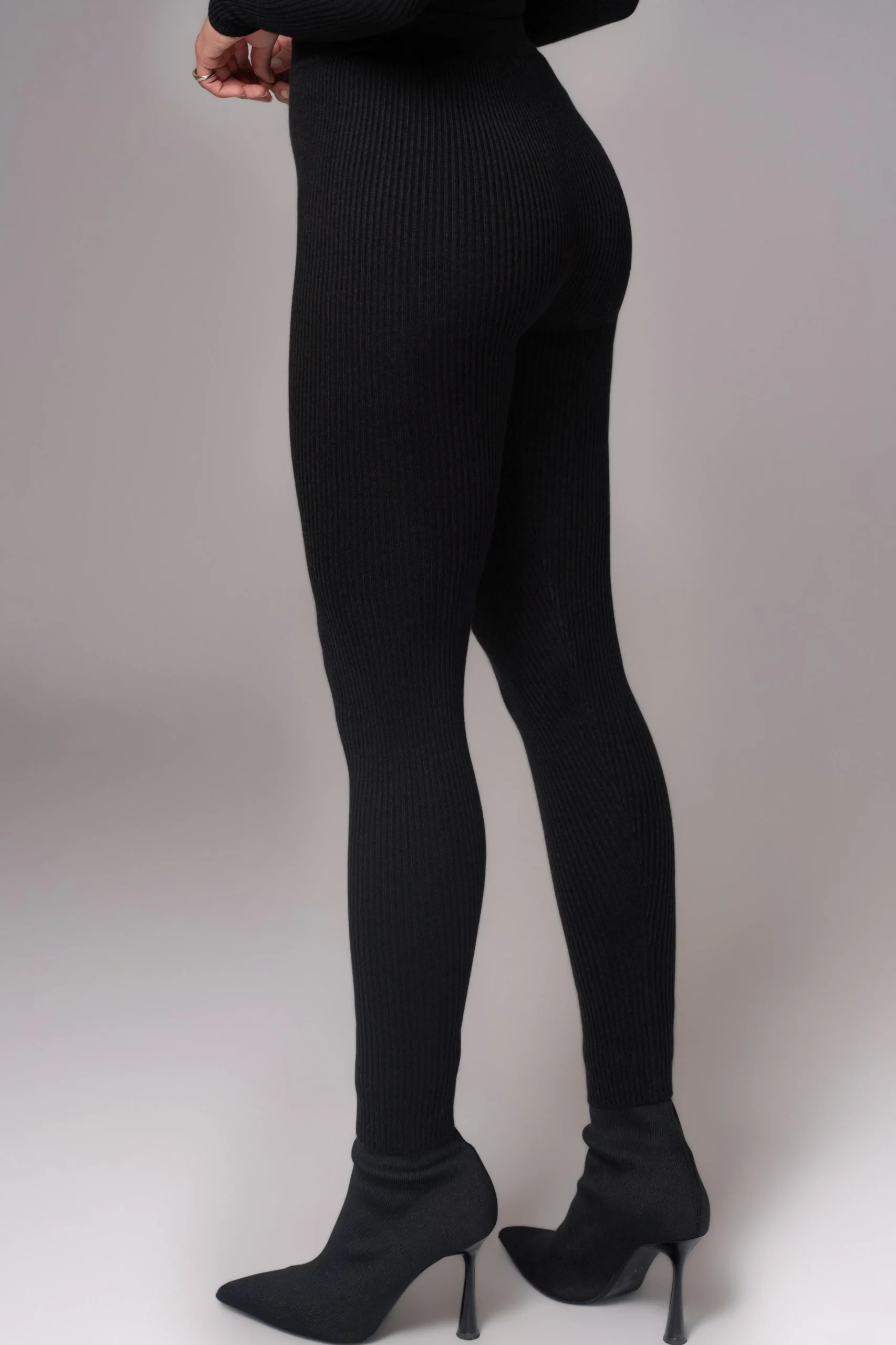 black_naaya_ribbed_leggin_9.webp JLUXLABEL Black Naaya Ribbed Leggings