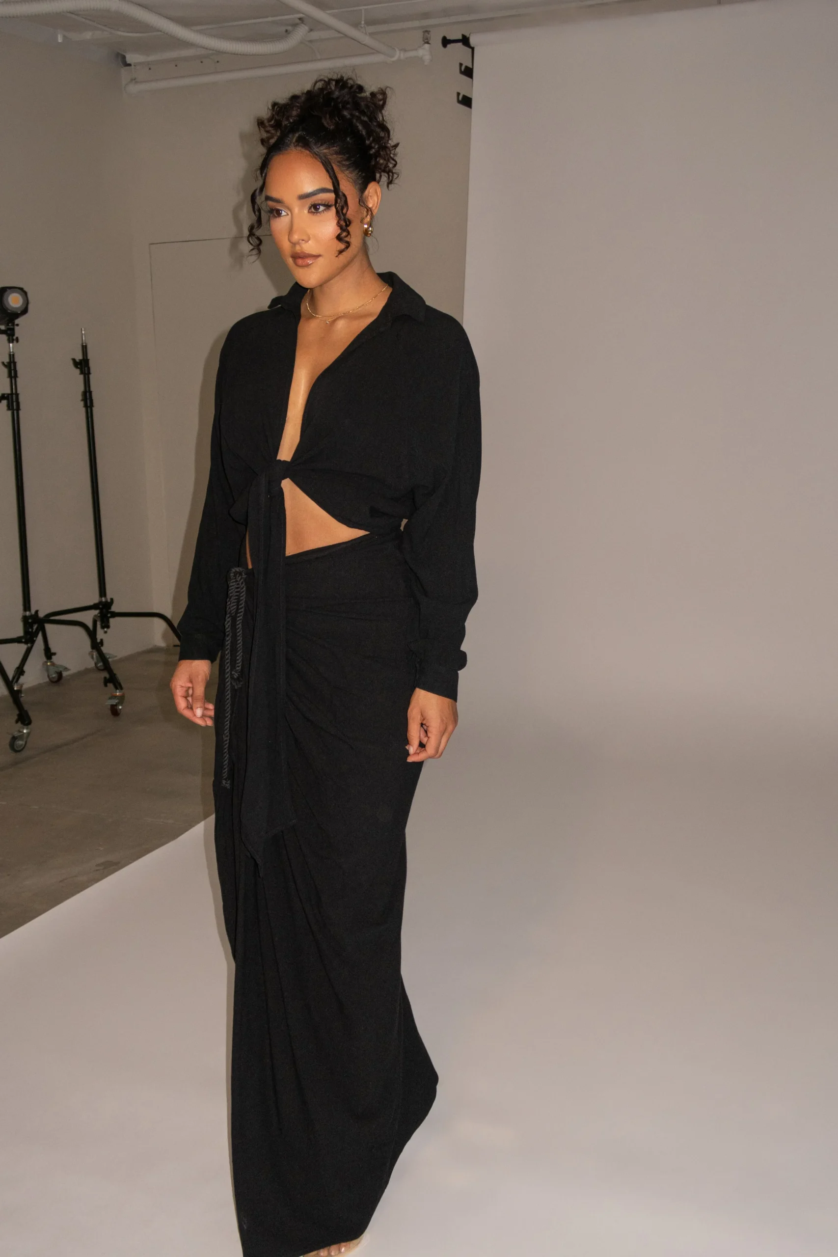 black_soho_front_tied_wov_5.webp JLUXLABEL Black Soho Front Tied Woven Top