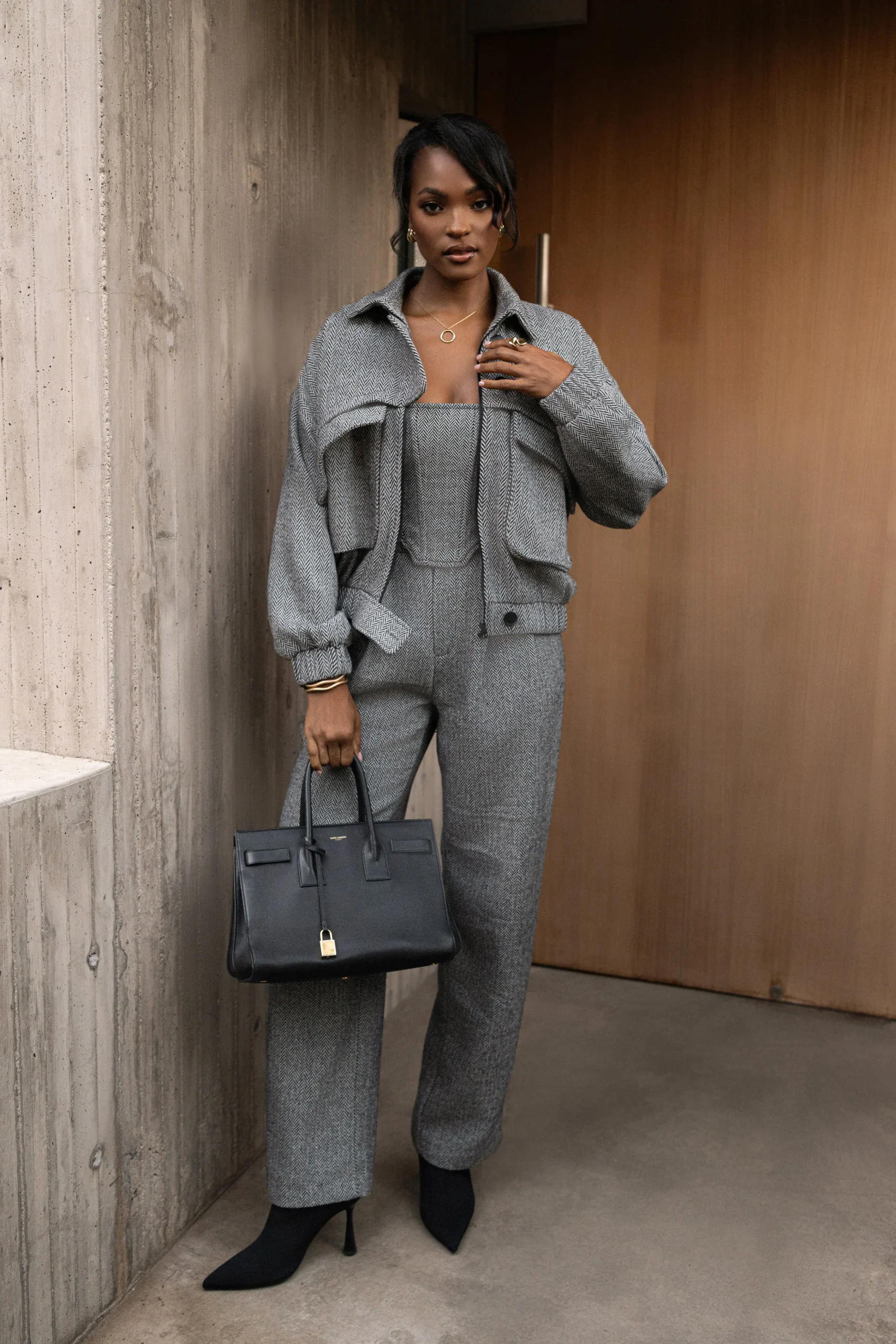 classic_herringbone_bombe_3.webp JLUXLABEL Classic Herringbone Bomber Jacket