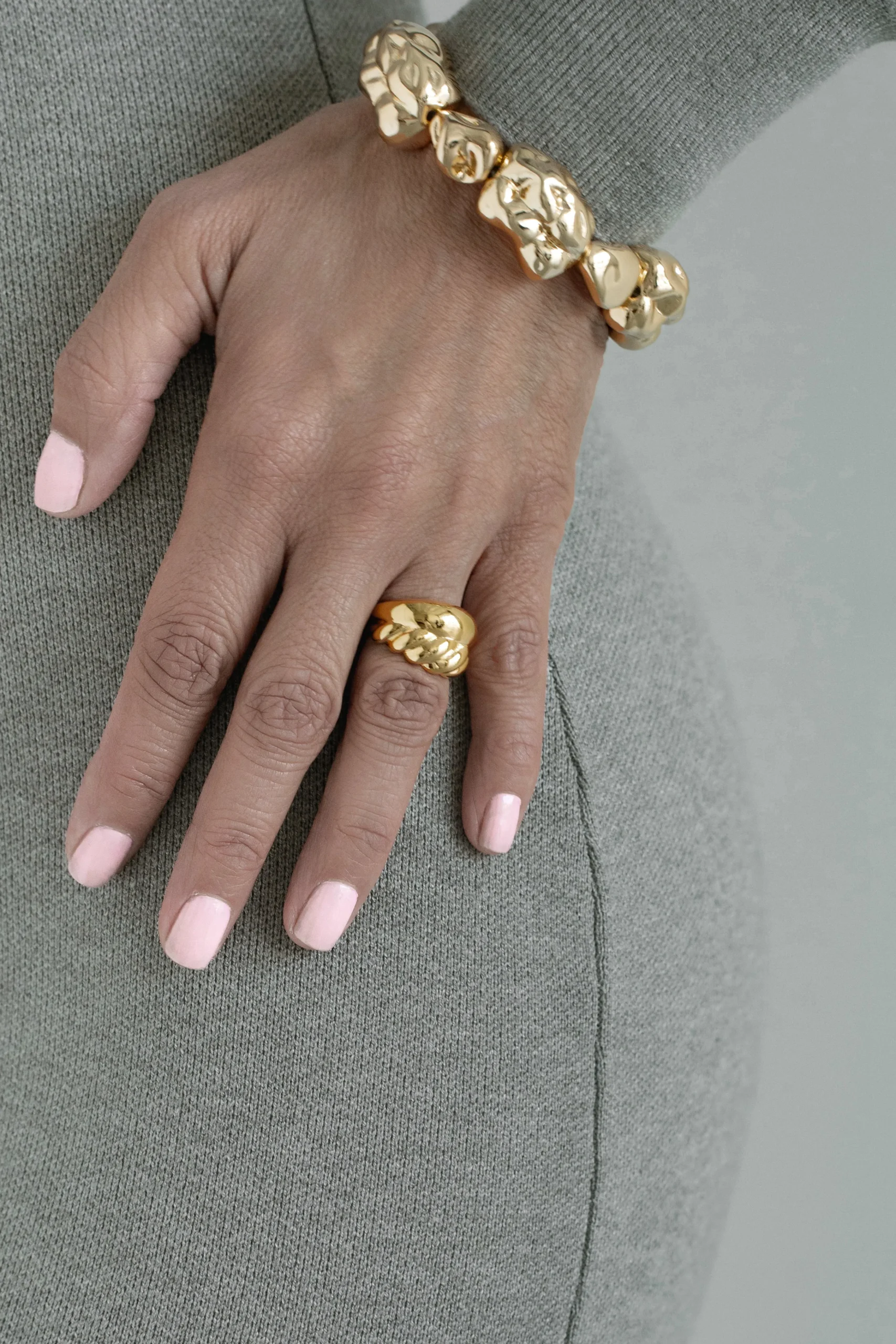 gold_all_day_ring_0.webp JLUXLABEL Gold All Day Ring