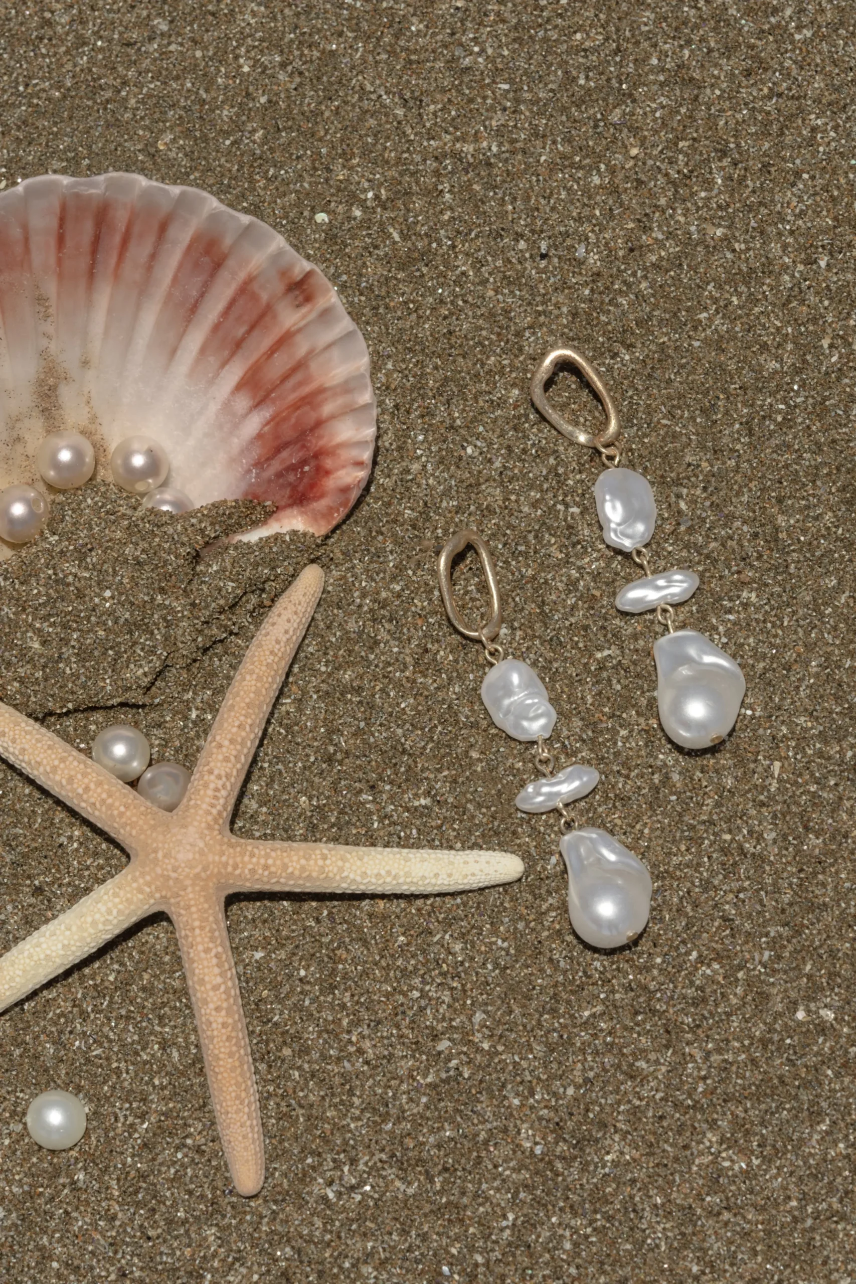gold_at_sea_pearl_earring_0.webp JLUXLABEL Gold At Sea Pearl Earrings