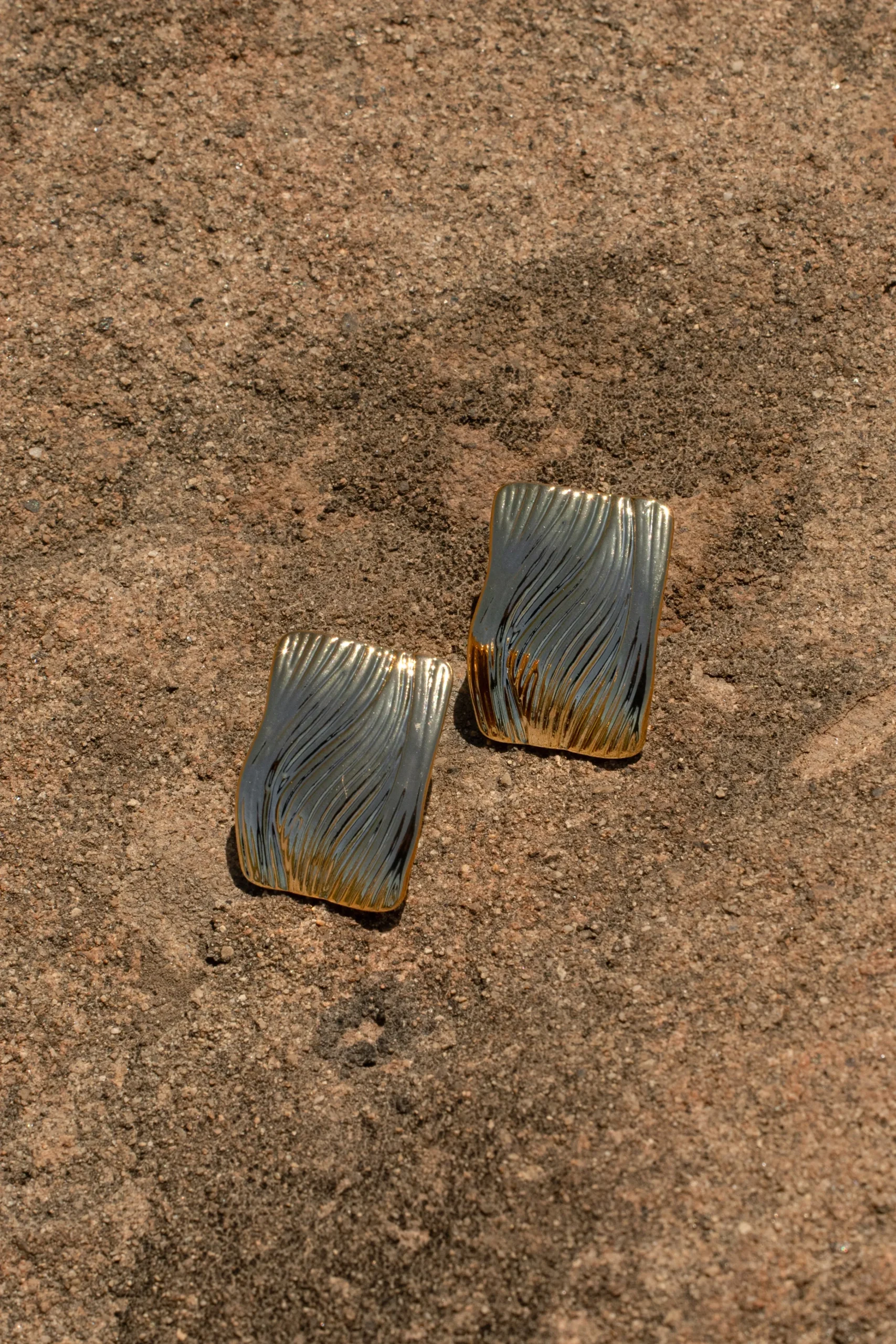 gold_easton_textured_earr_0.webp JLUXLABEL Gold Easton Textured Earrings