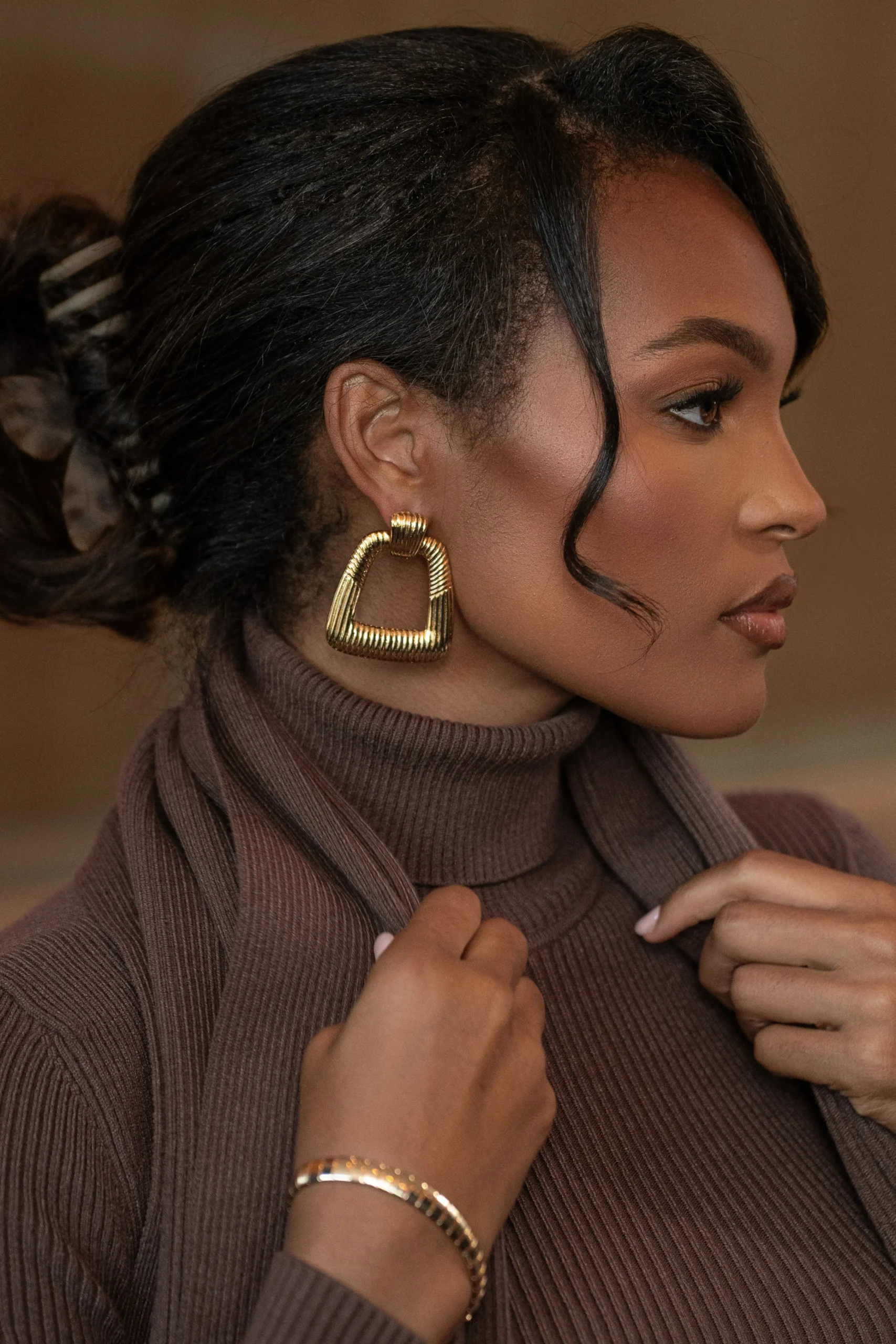gold_gina_texture_earring_1.webp JLUXLABEL Gold Gina Texture Earrings