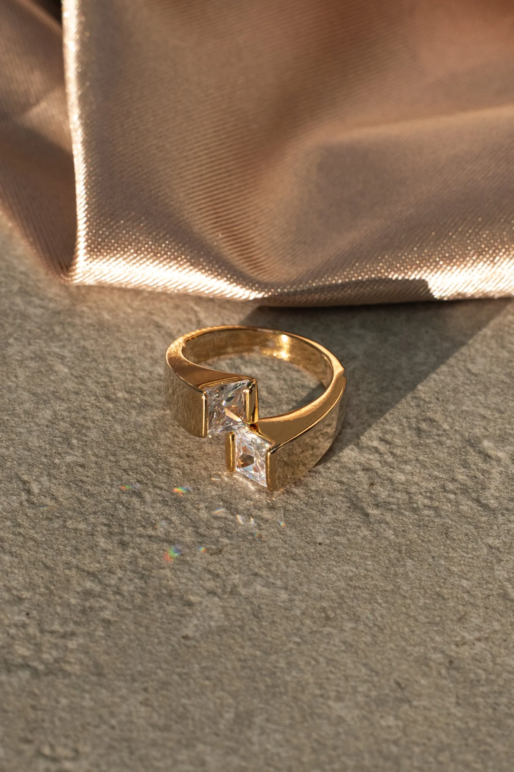 gold_jewel_ring_0.webp JLUXLABEL Gold Jewel Ring