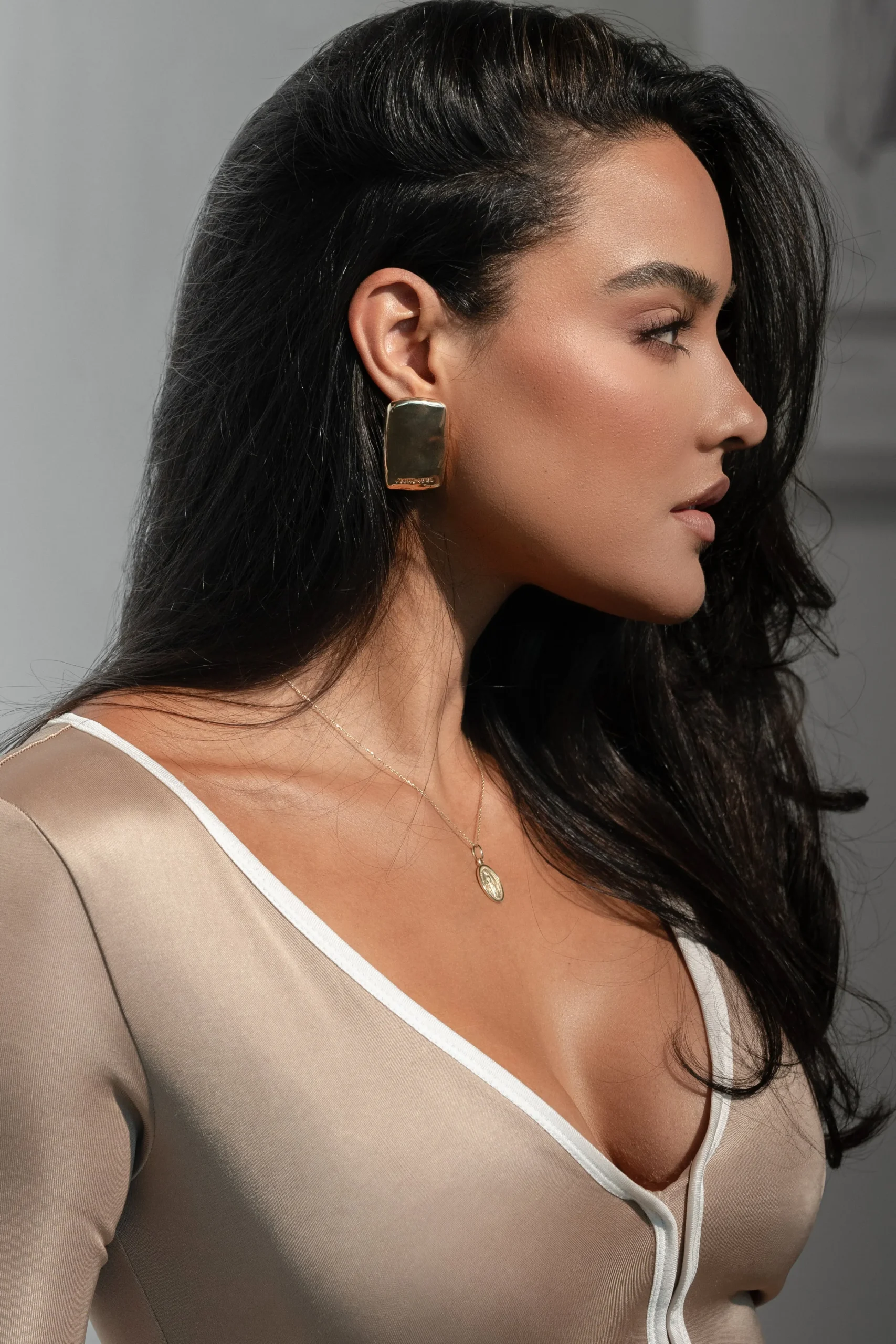 gold_jluxlabel_logo_earri_1.webp JLUXLABEL Gold Logo Earrings