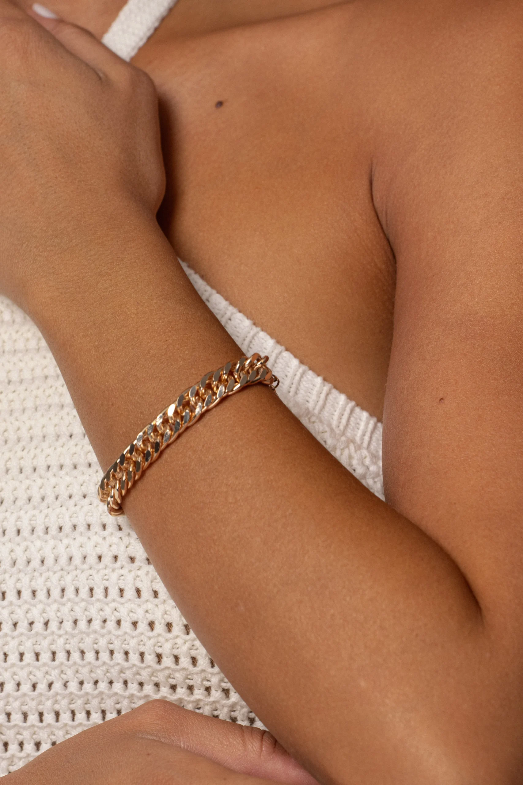 gold_jones_chain_bracelet_1.webp JLUXLABEL Gold Jones Chain Bracelet
