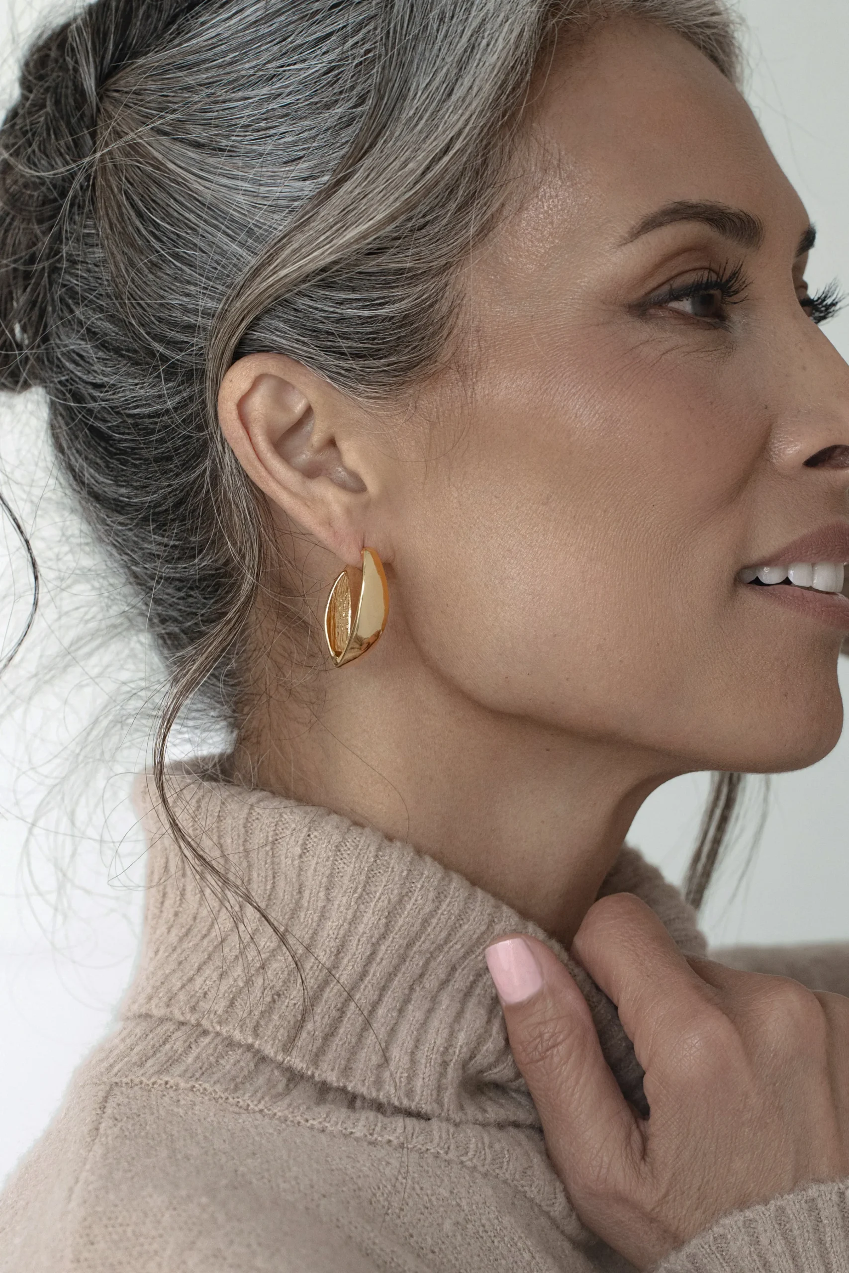 gold_layla_earring_set_0.webp JLUXLABEL Gold Layla Earring Set