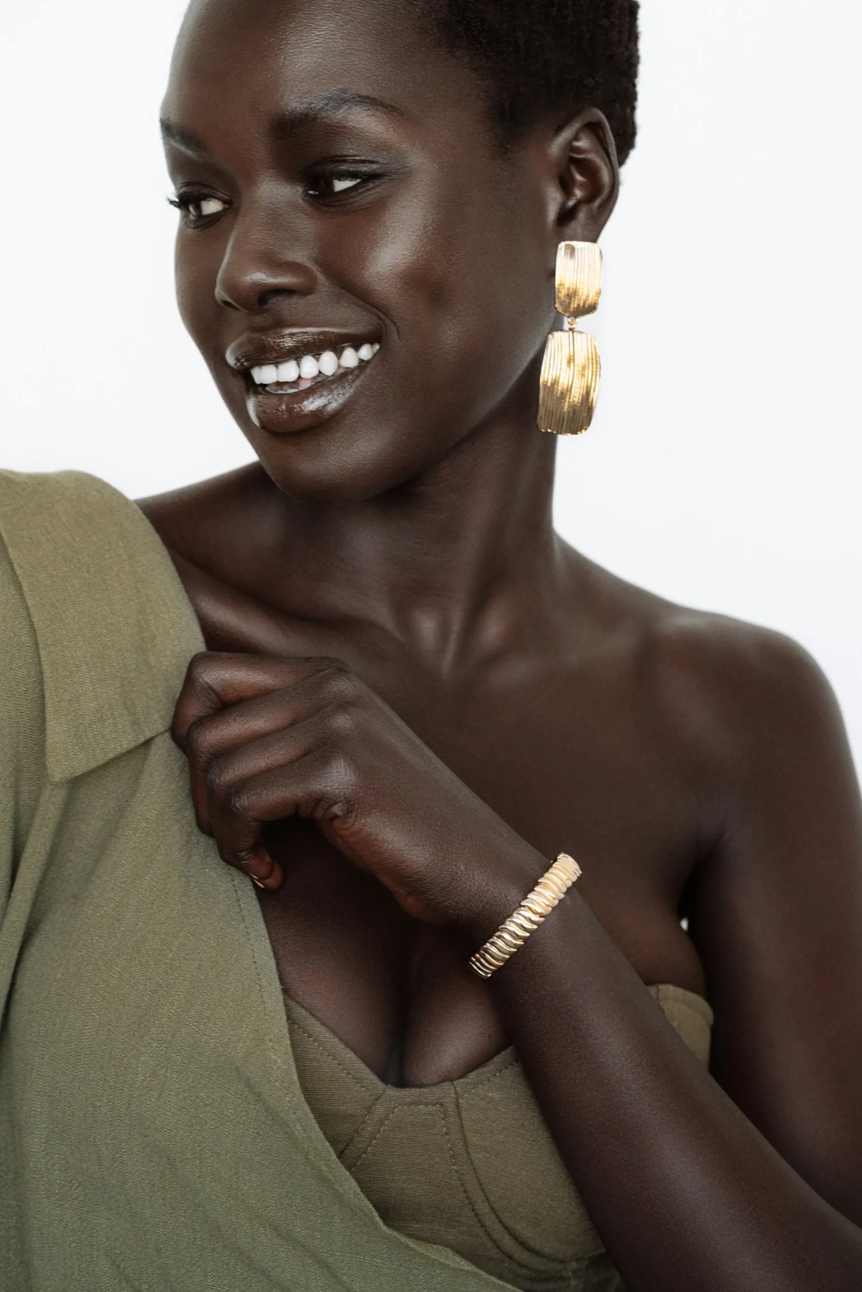 gold_linette_bracelet_1.webp JLUXLABEL Gold Linette Bracelet