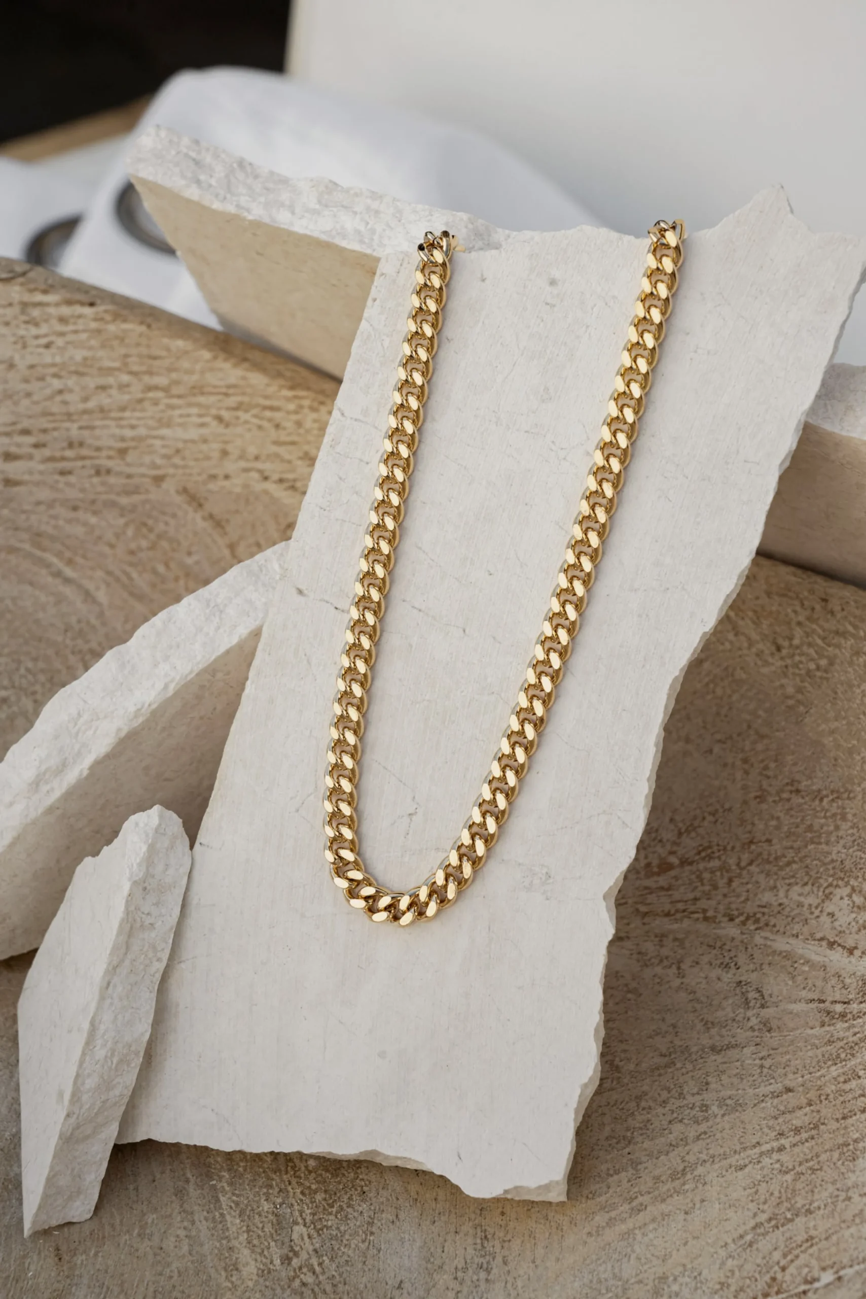 gold_lissa_necklace_1.webp JLUXLABEL Gold Lissa Necklace