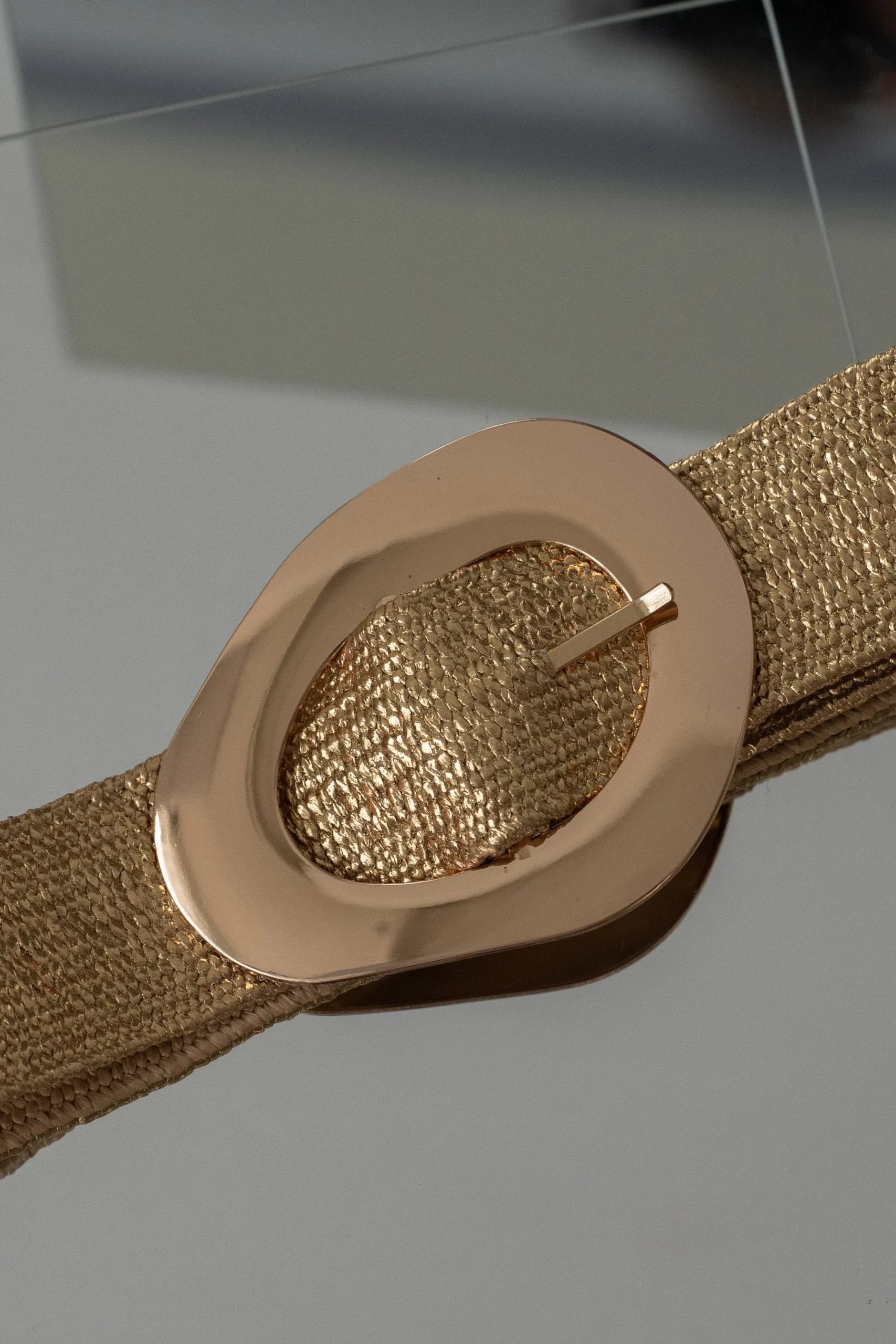 gold_oval_buckle_woven_be_2.webp JLUXLABEL Gold Oval Buckle Woven Belt