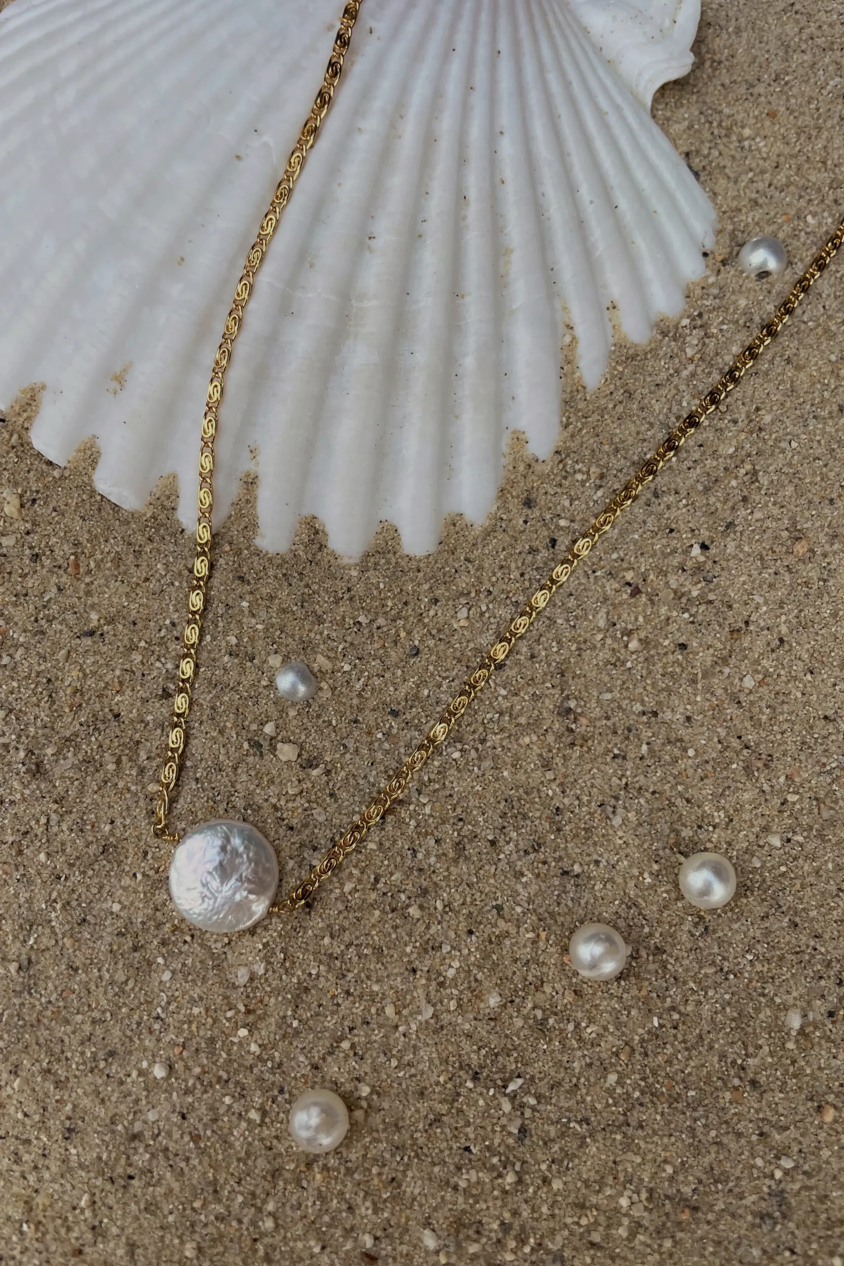 gold_thea_pearl_necklace_0.webp JLUXLABEL Gold Thea Pearl Necklace