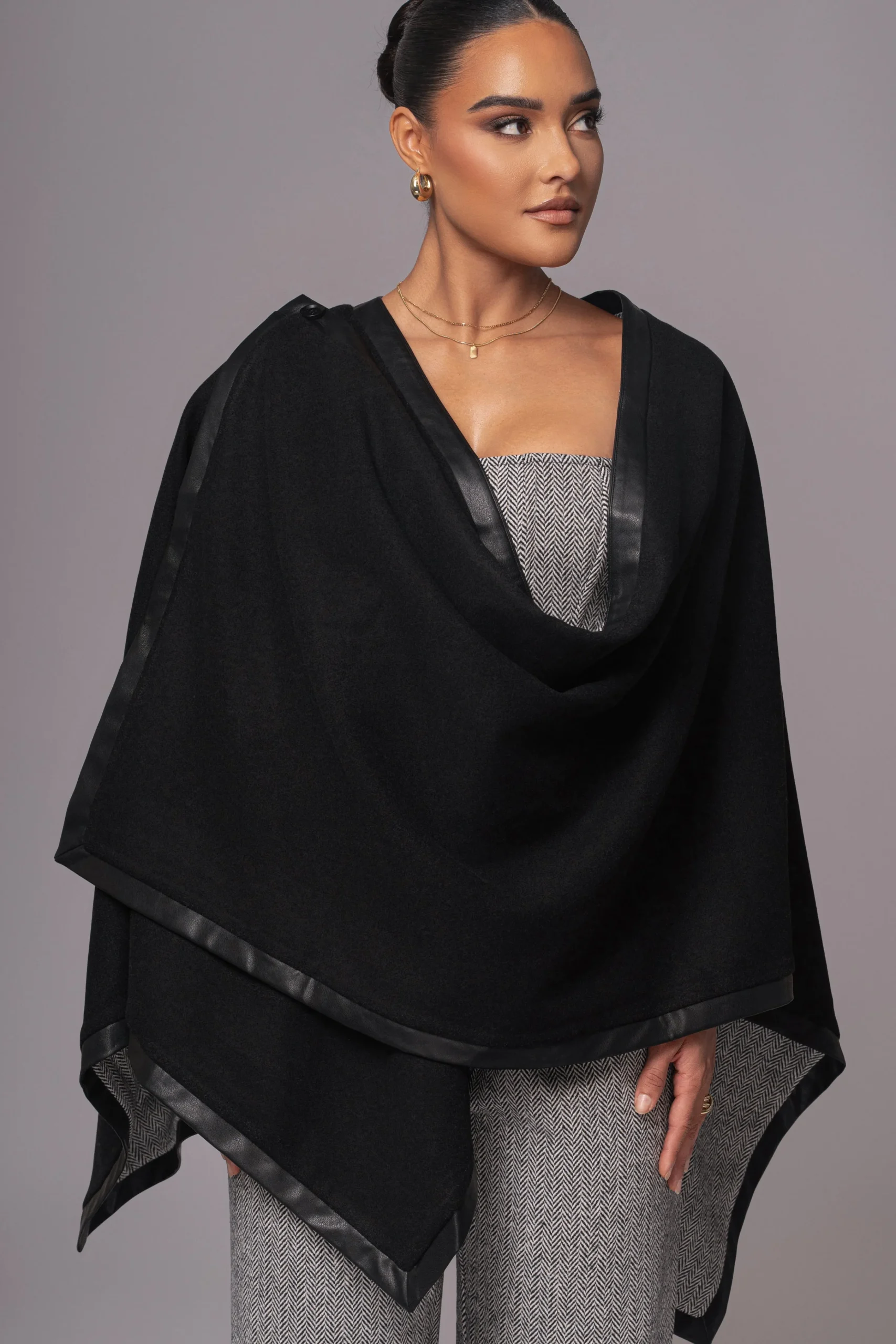 herringbone_reversible_sh_1.webp JLUXLABEL Herringbone Reversible Shawl