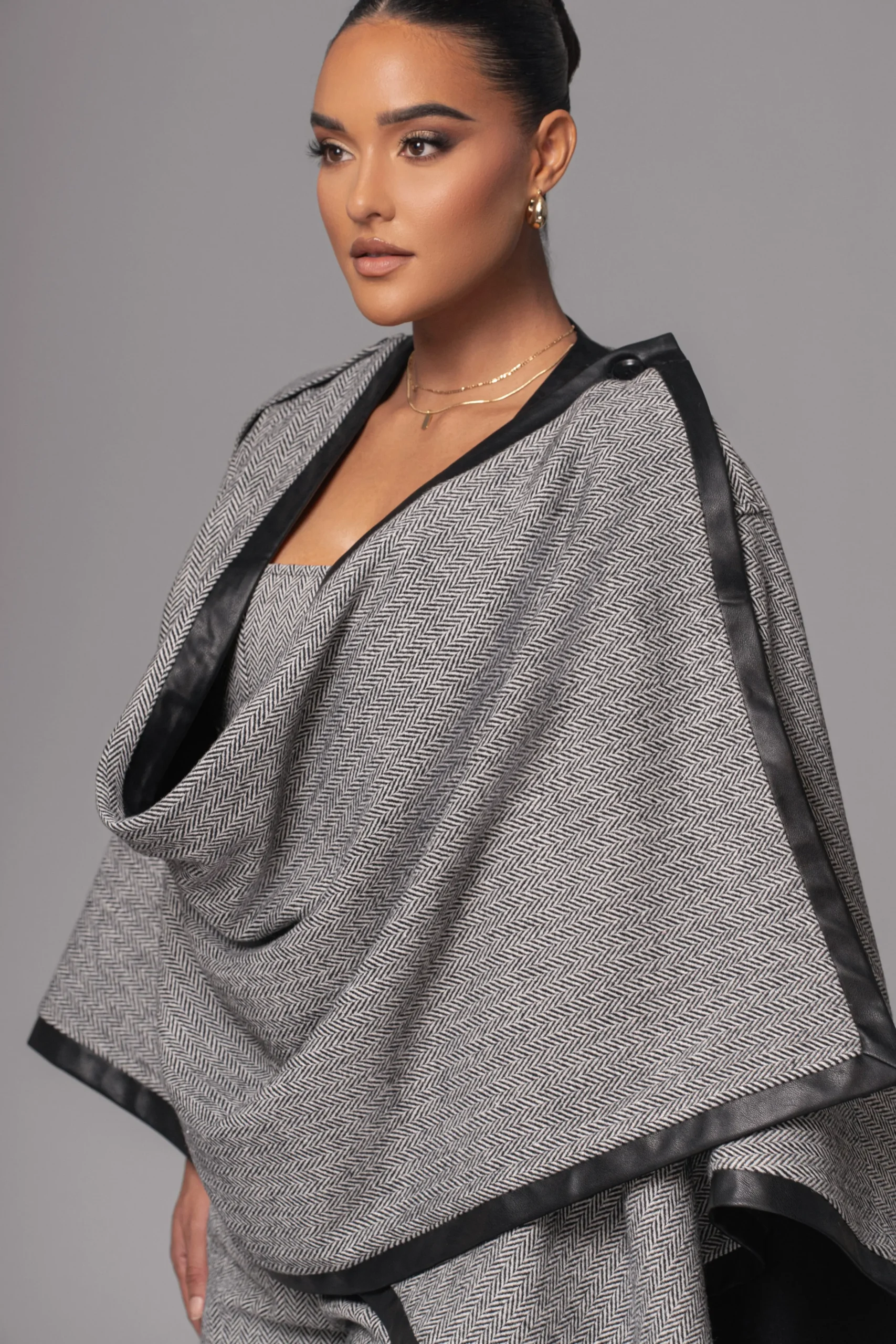 herringbone_reversible_sh_14.webp JLUXLABEL Herringbone Reversible Shawl
