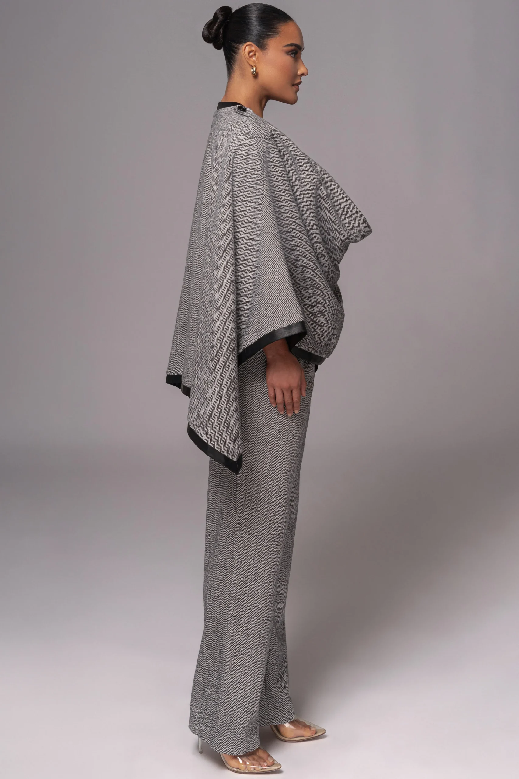 herringbone_reversible_sh_16.webp JLUXLABEL Herringbone Reversible Shawl
