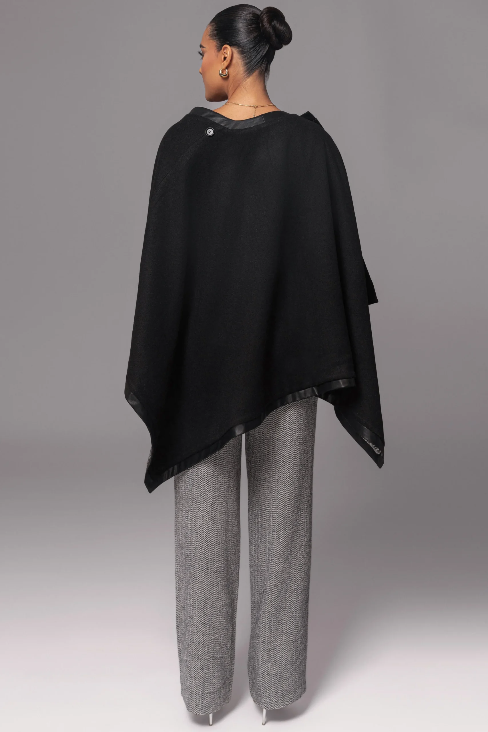 herringbone_reversible_sh_27.webp JLUXLABEL Herringbone Reversible Shawl