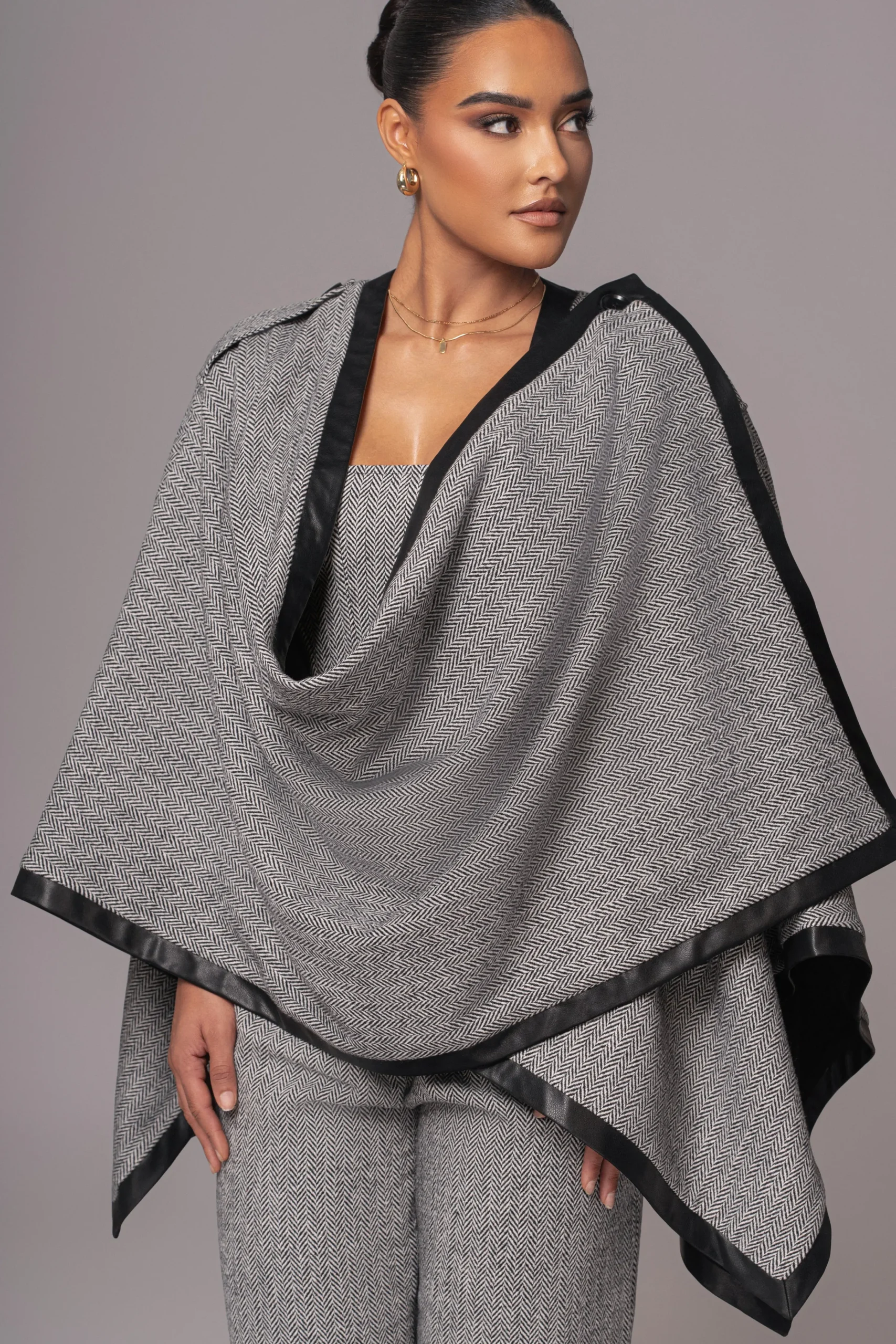 herringbone_reversible_sh_6.webp JLUXLABEL Herringbone Reversible Shawl