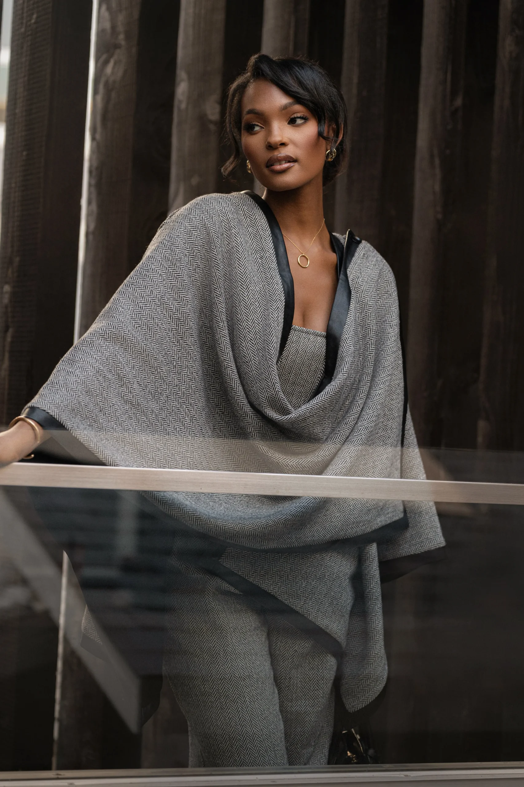 herringbone_reversible_sh_8.webp JLUXLABEL Herringbone Reversible Shawl