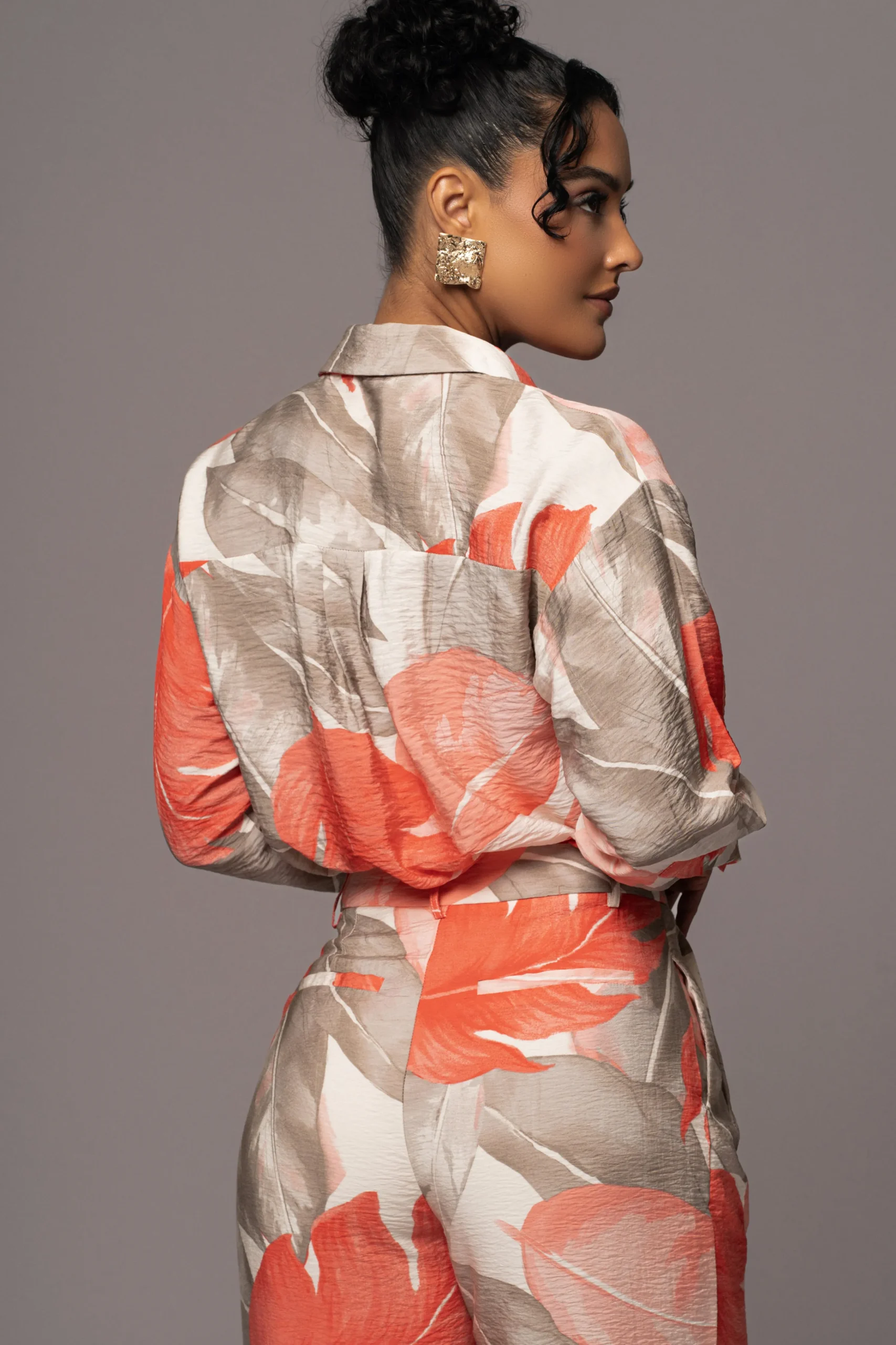 ivory_palm_print_greta_co_8.webp JLUXLABEL Ivory Palm Print Greta Collared Top