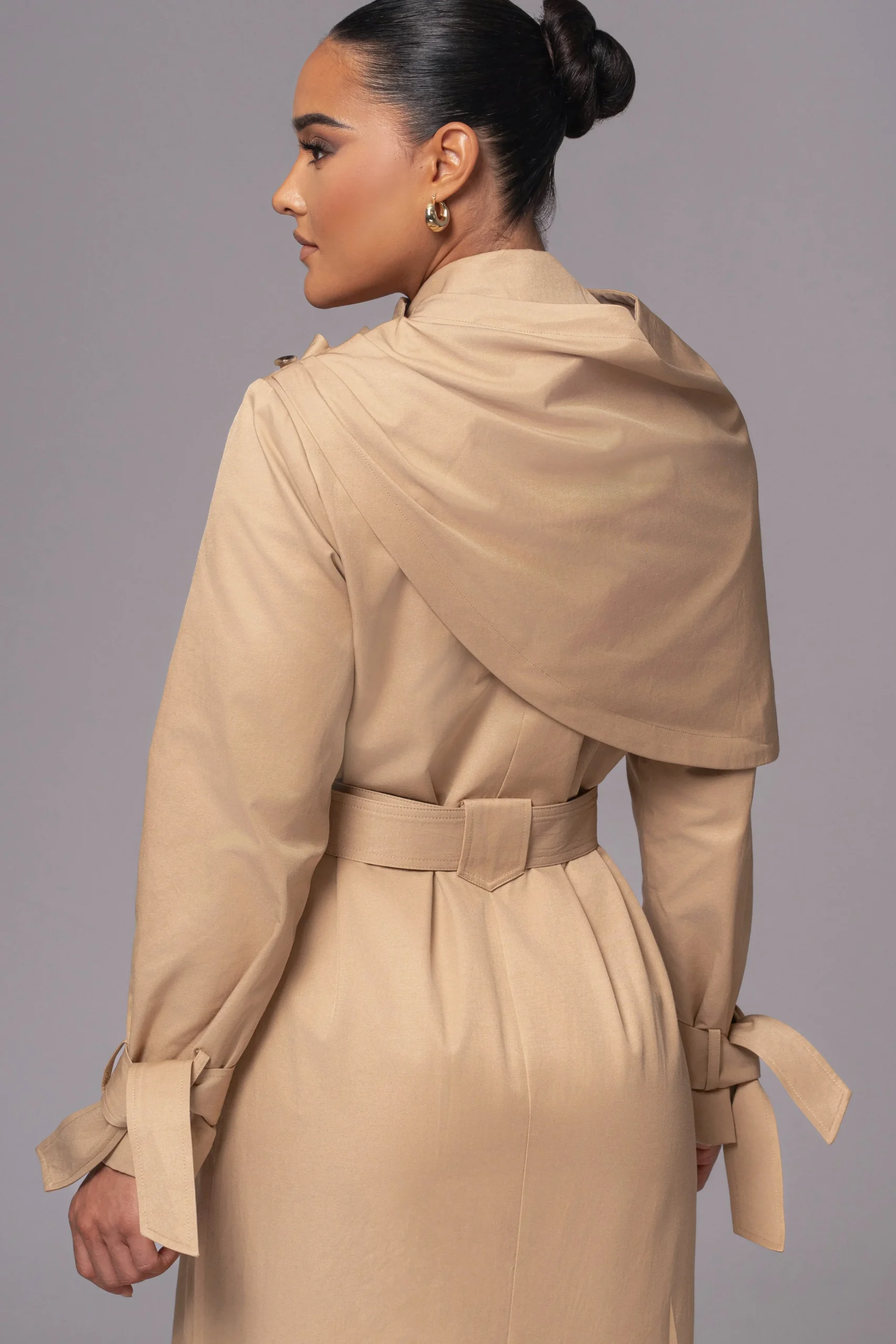 khaki_the_classic_trench__4.webp JLUXLABEL Khaki The Classic Trench Coat