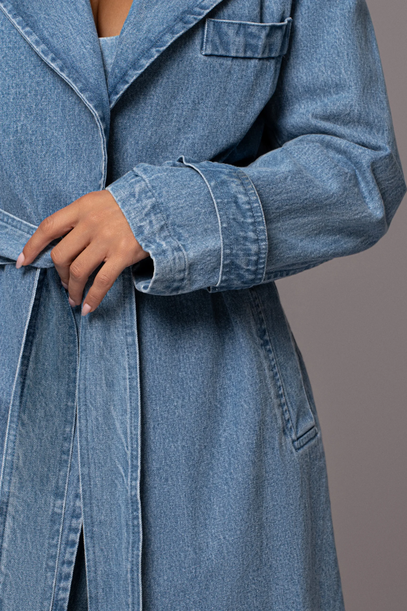 medium_wash_savannah_belt_18.webp JLUXLABEL Medium Wash Savannah Belted Denim Coat