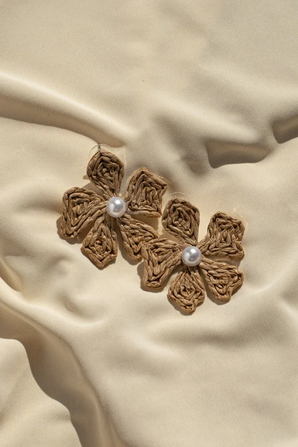 JLUXLABEL Natural Lexa Flower Earrings