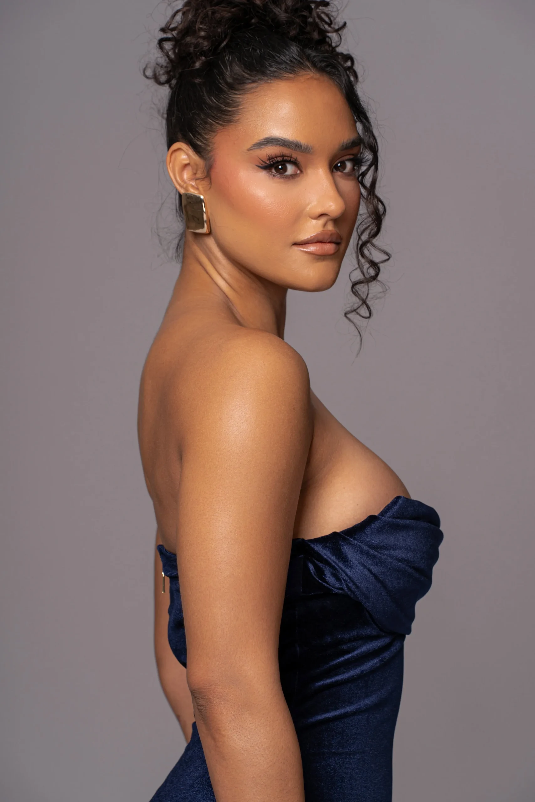 navy_josanna_velvet_midi__13.webp JLUXLABEL Navy JOSANNA VELVET MIDI DRESS