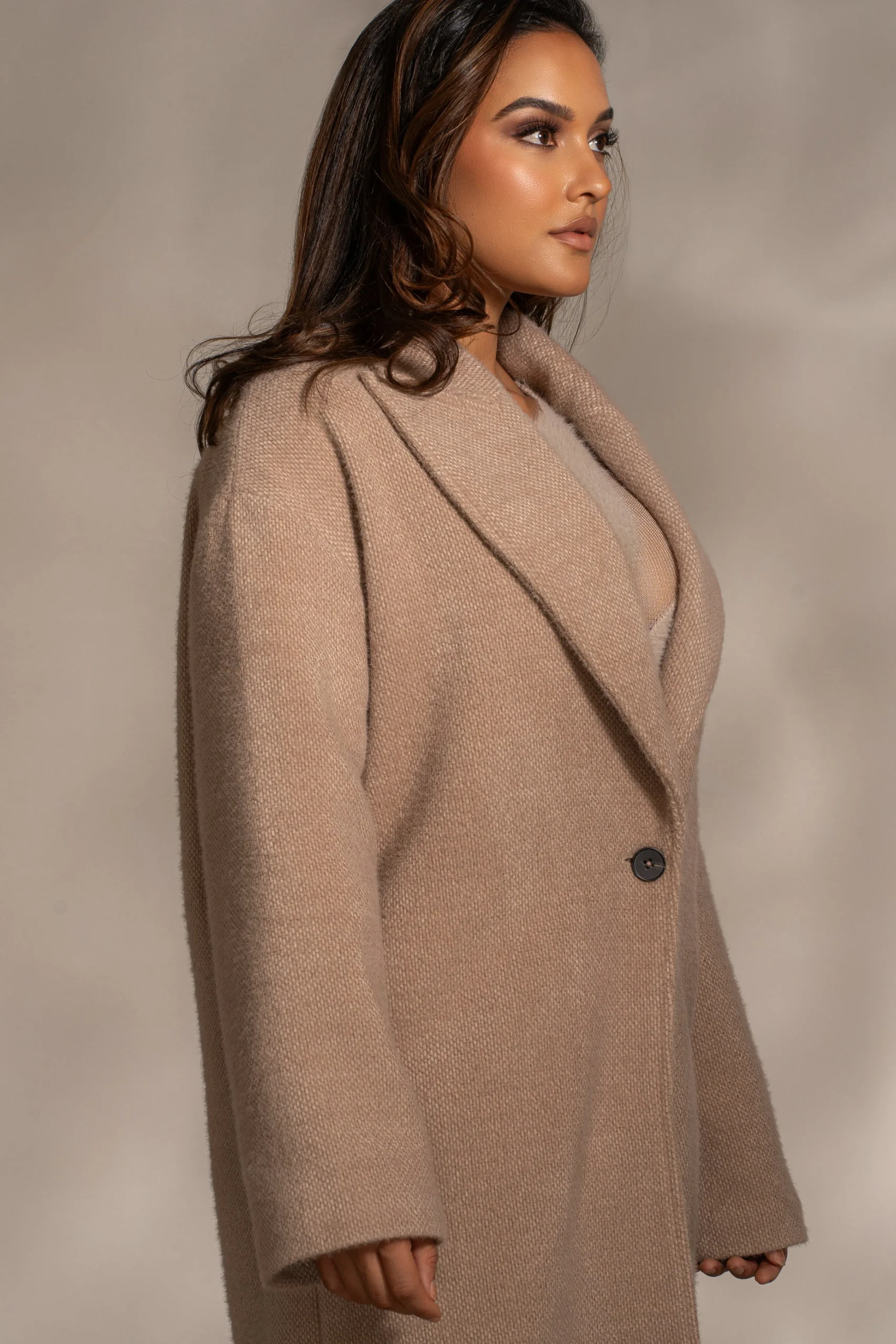 sand_dion_oversized_coat_5.webp JLUXLABEL Sand Dion Oversized Coat