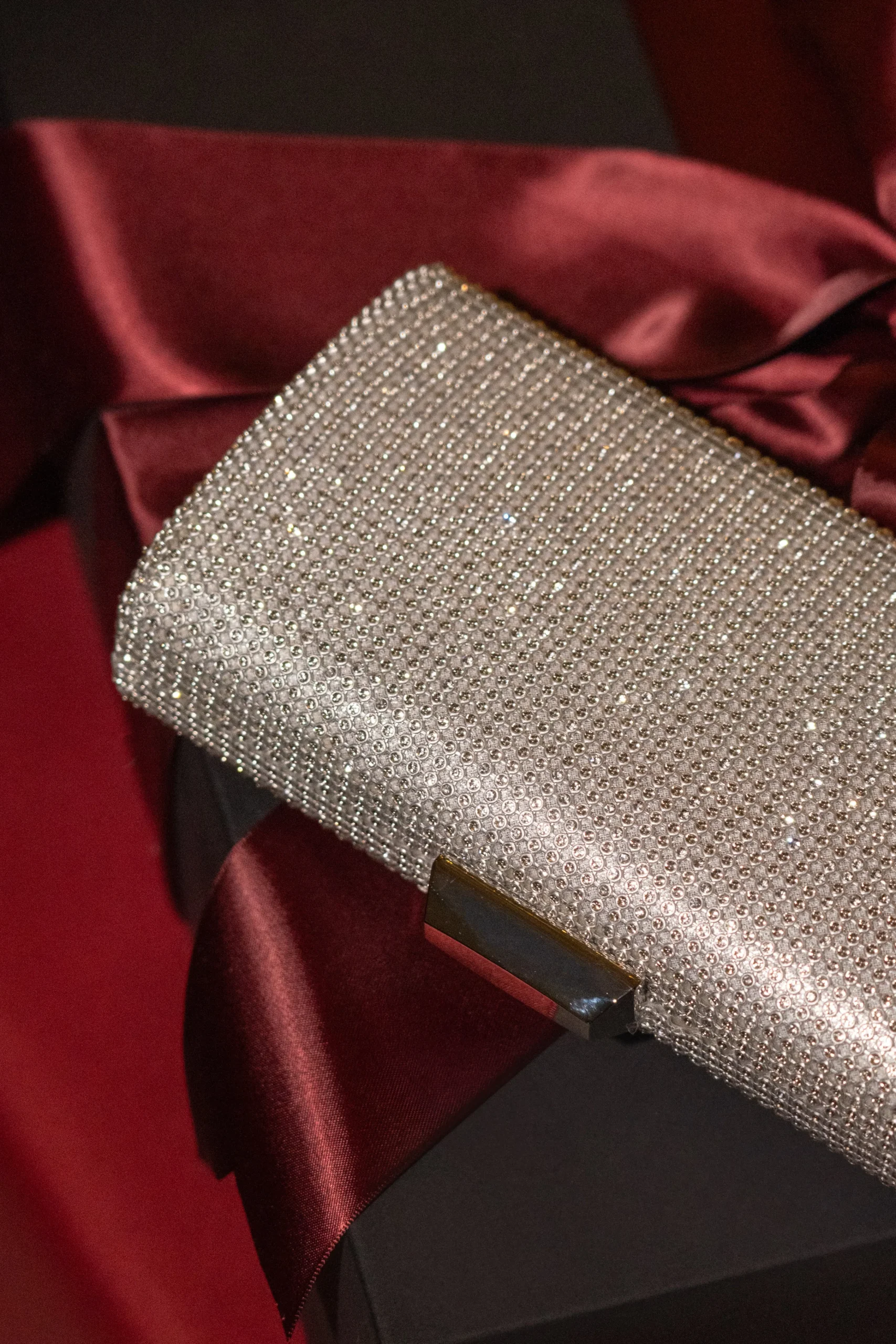 silver_diamante_clutch_ba_5.webp JLUXLABEL Silver Diamante Clutch Bag