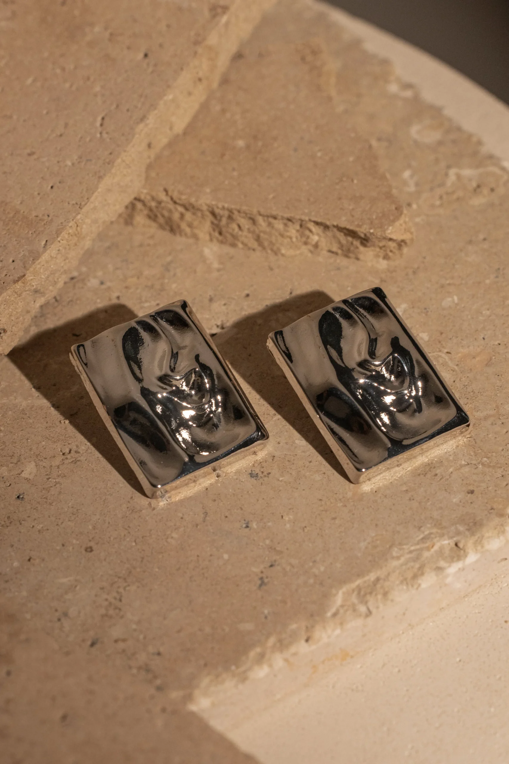 silver_elie_squared_earri_1.webp JLUXLABEL Silver Elie Squared Earrings
