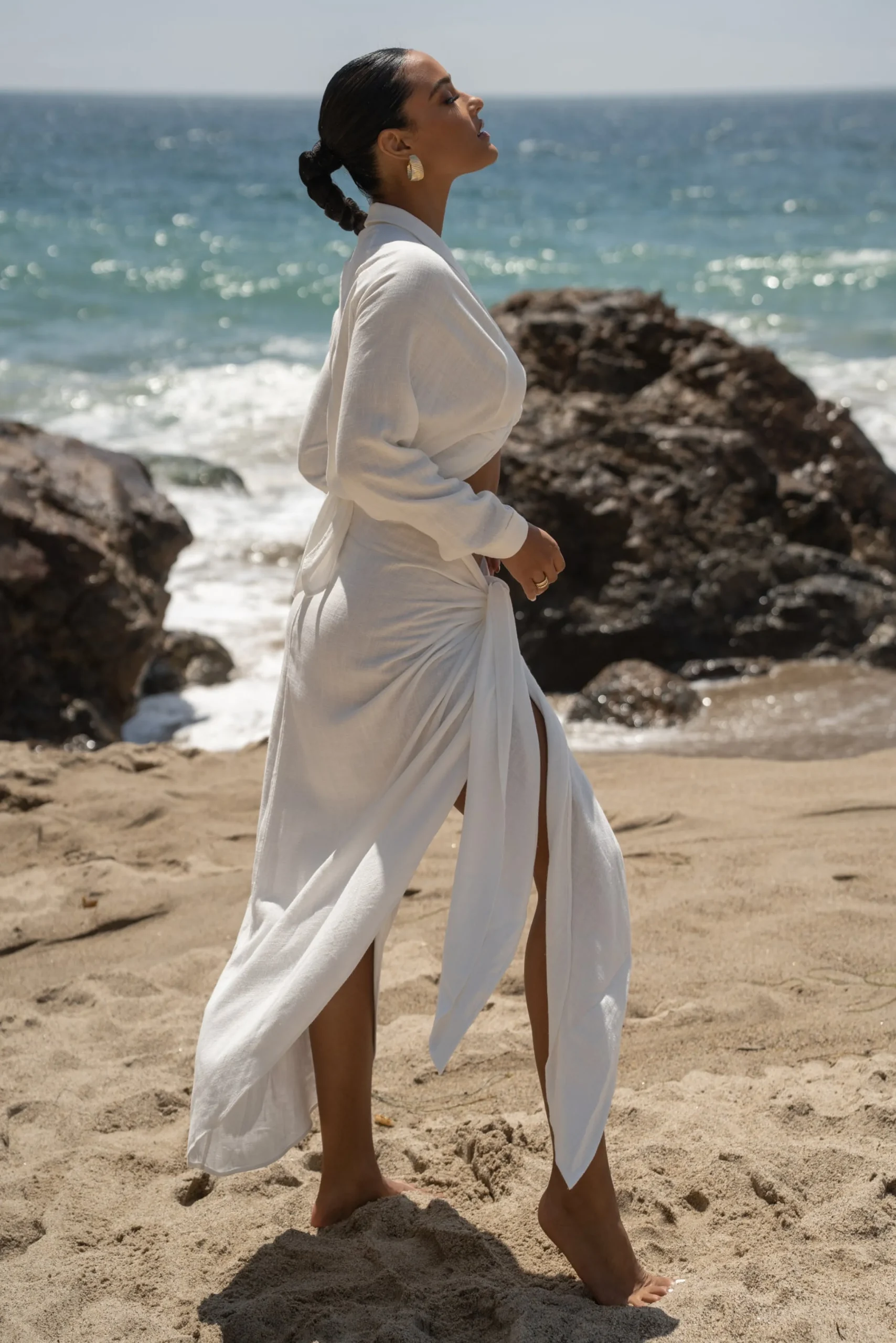 white_saylor_linen_sarong_7.webp JLUXLABEL White SAYLOR LINEN SARONG