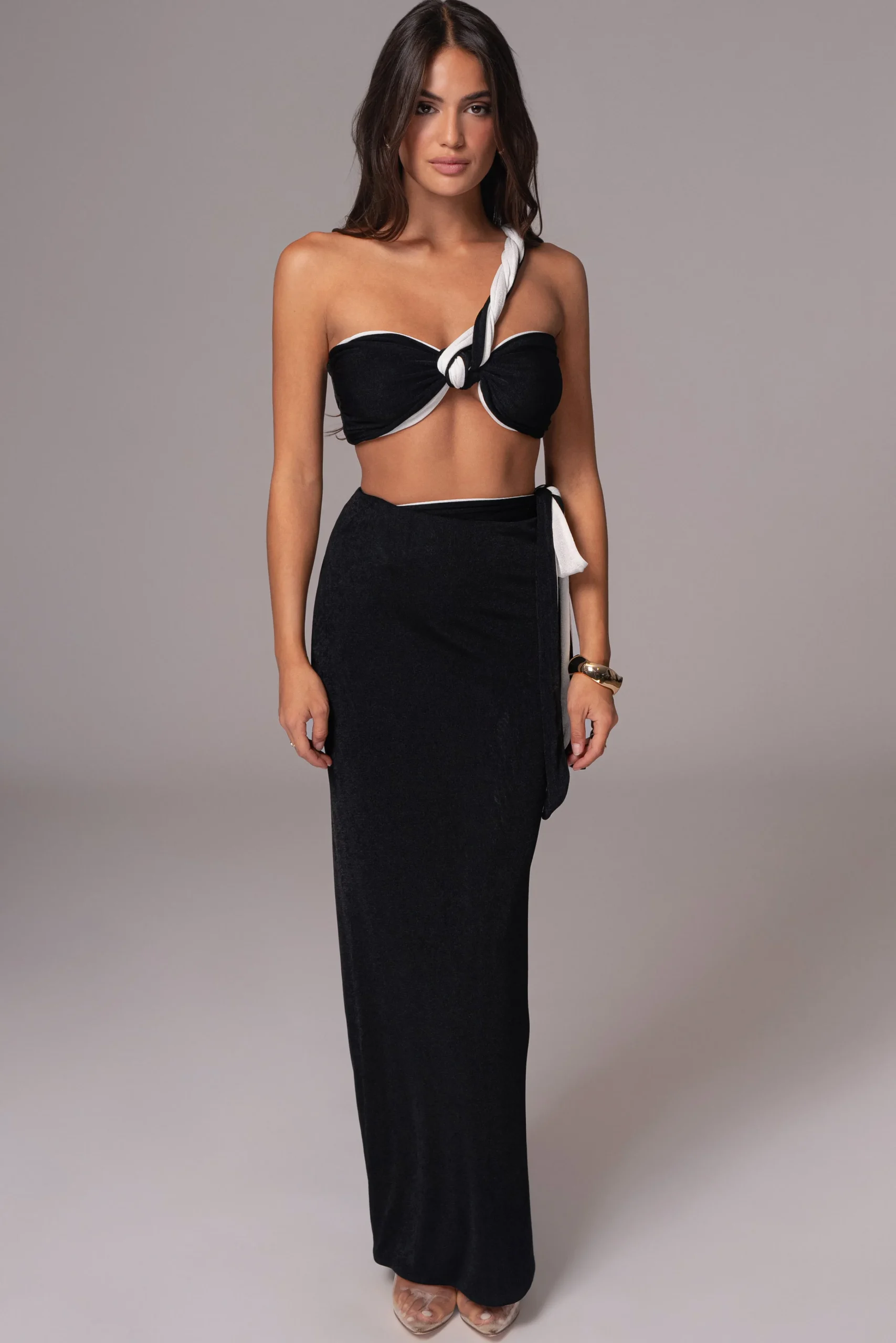 whiteblack_venus_reversib_3.webp JLUXLABEL White/Black Venus Reversible Skirt Set