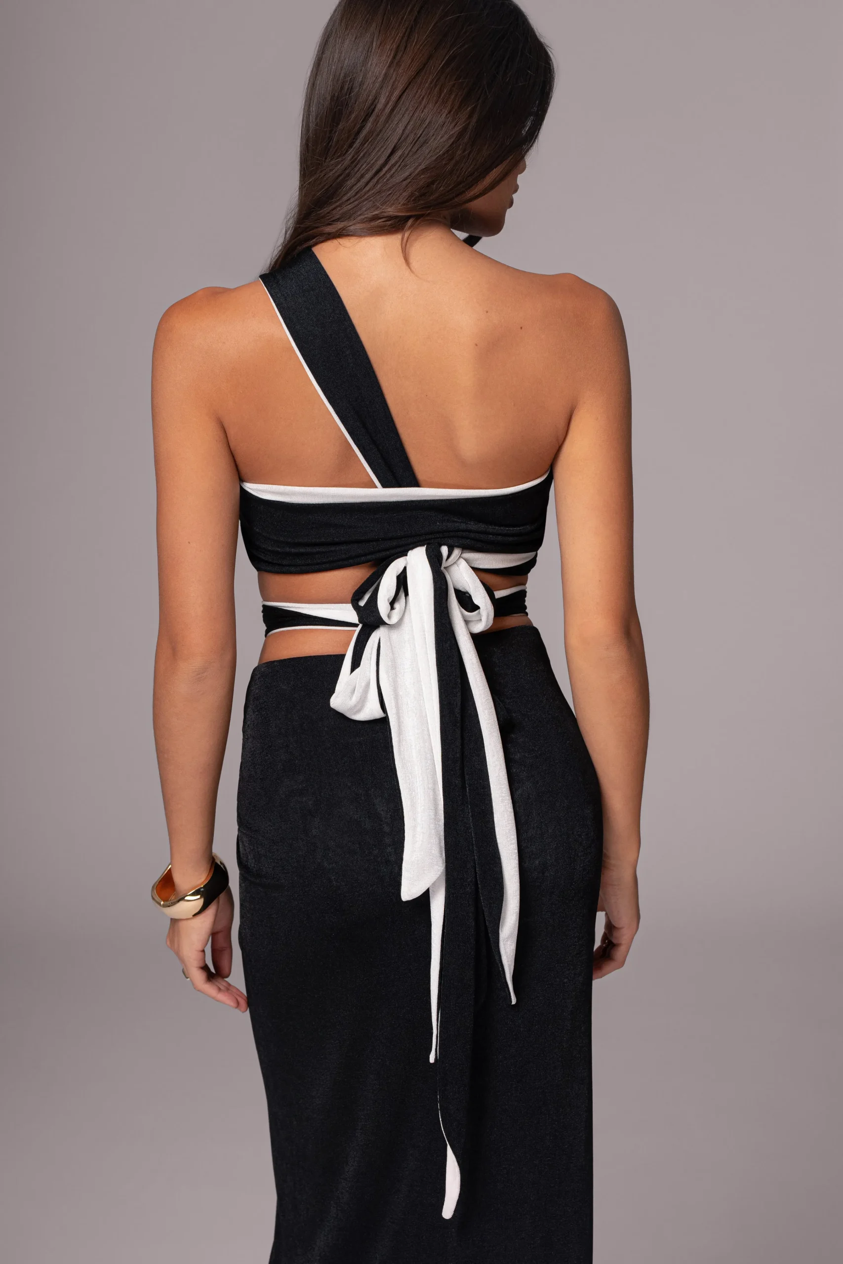 whiteblack_venus_reversib_34.webp JLUXLABEL White/Black Venus Reversible Skirt Set