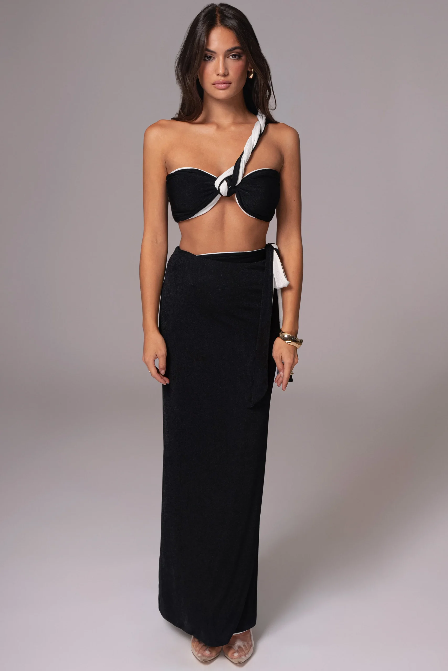 whiteblack_venus_reversib_9.webp JLUXLABEL White/Black Venus Reversible Skirt Set